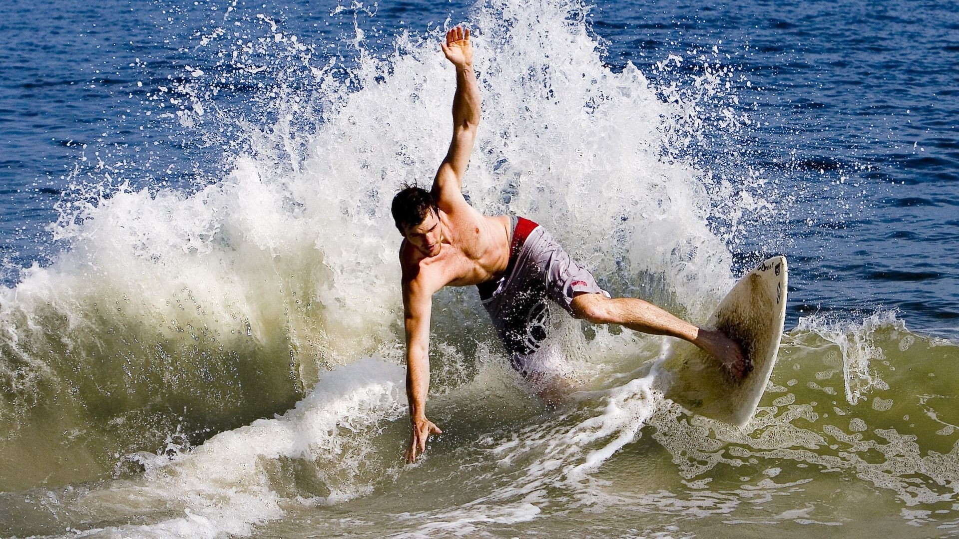 “篮球校园巡讲”青少年科普讲座在青海全面铺开，弘扬体育文化