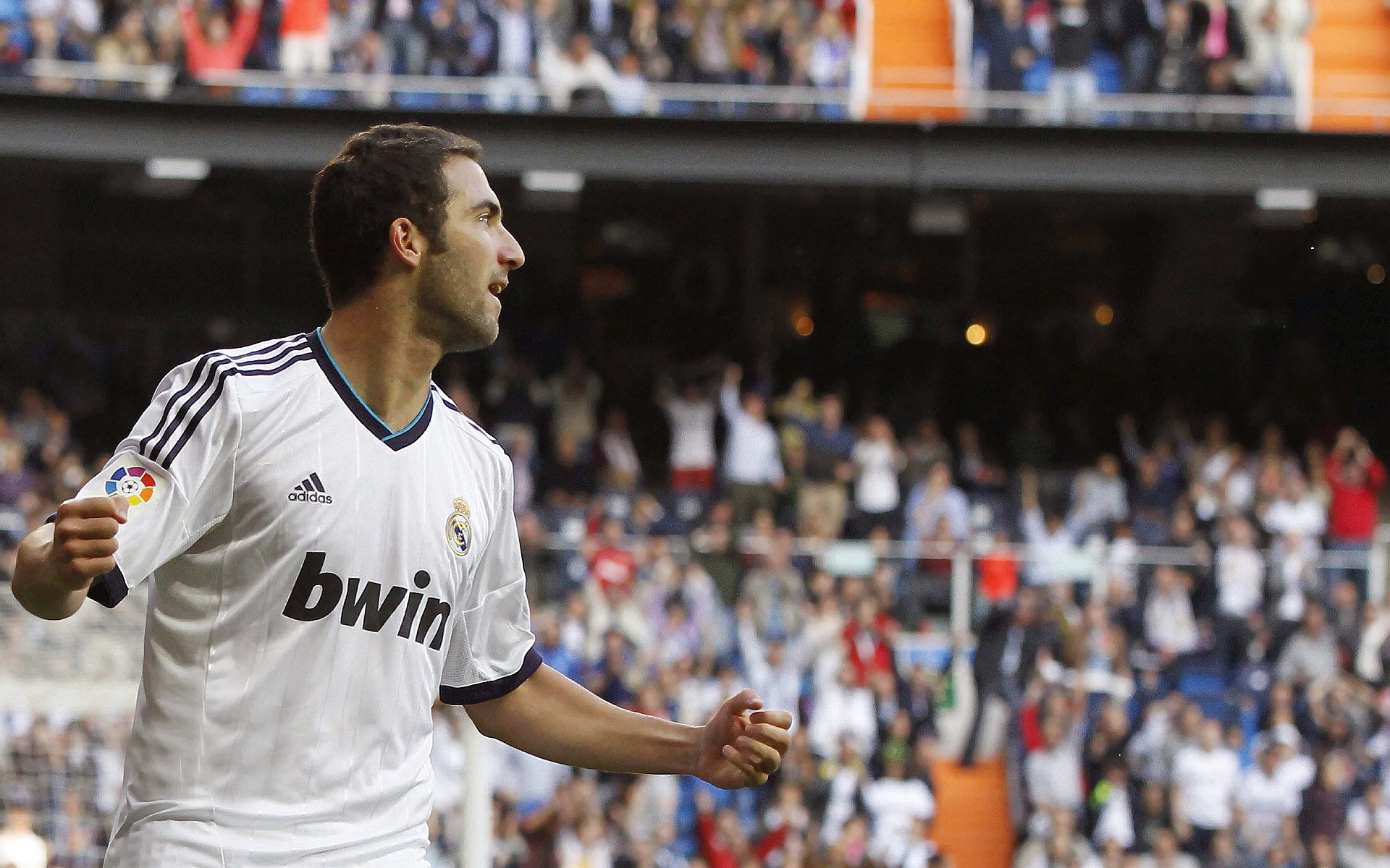 开云体育下载APP-巴塞罗那2-2战平皇马，莱万和莫拉塔各入一球，巴塞罗那绝杀皇马